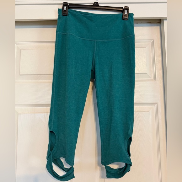 Xersion Teal Capri Yoga Pants | Quick-Dri High | High Waist | Cutout’s - Picture 3 of 9